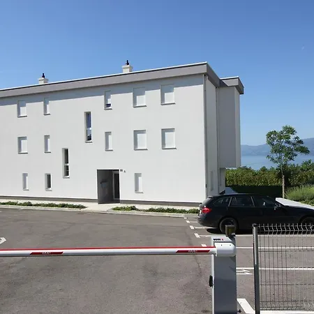 Miramare Breakfast And Parking Apartament *