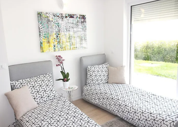 Miramare Breakfast And Parking 아파트 *