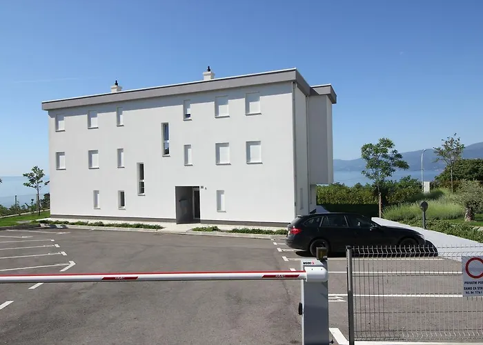 Miramare Breakfast And Parking 아파트 *