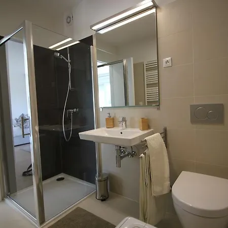 Miramare Breakfast And Parking 아파트 *