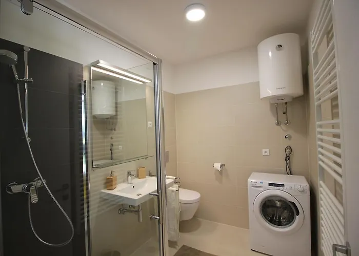 Miramare Breakfast And Parking Apartment